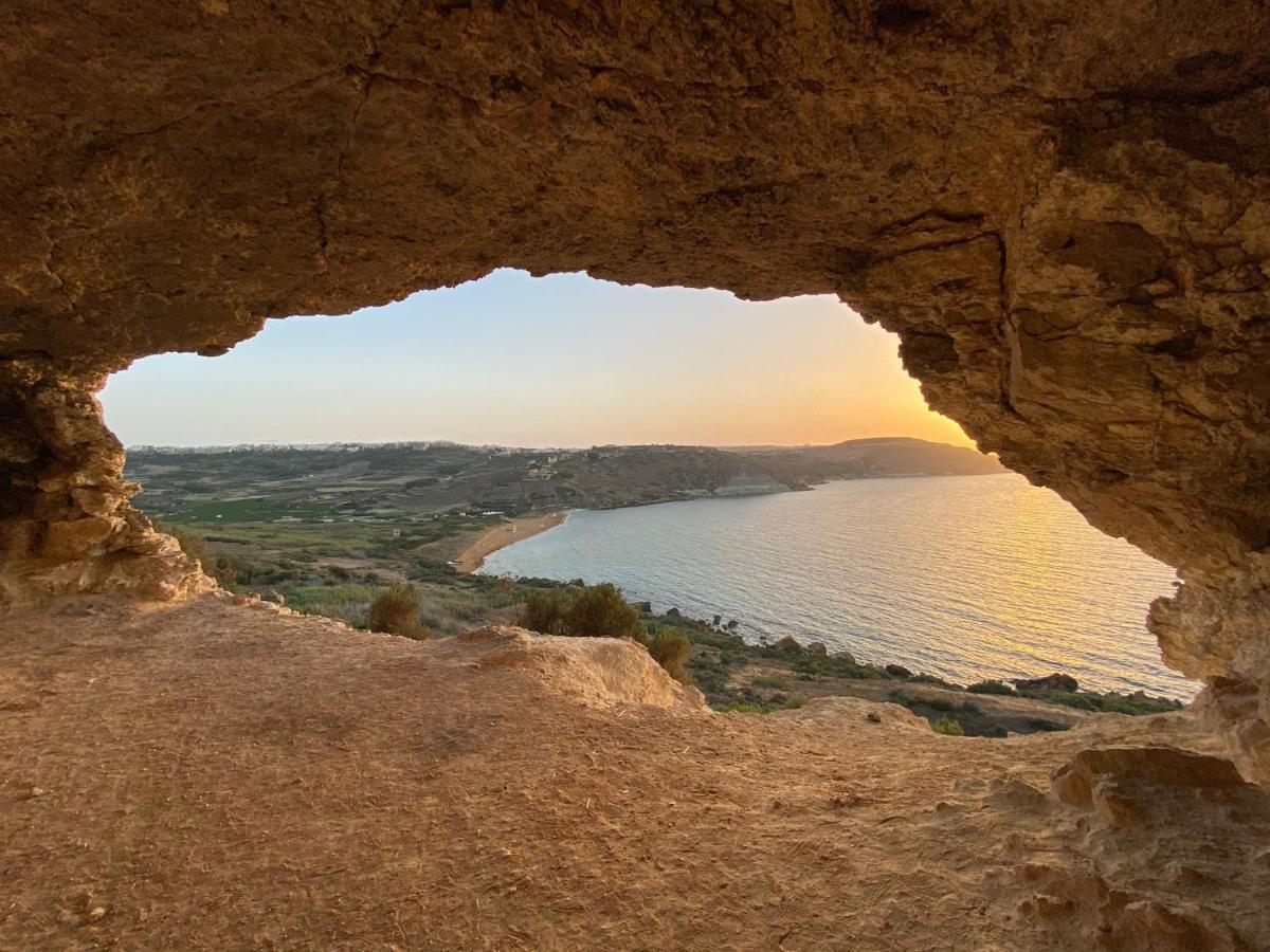 F8 1 Seaview Room, Living And Bathroom Shared , Stjulians Saint Julian's Dış mekan fotoğraf