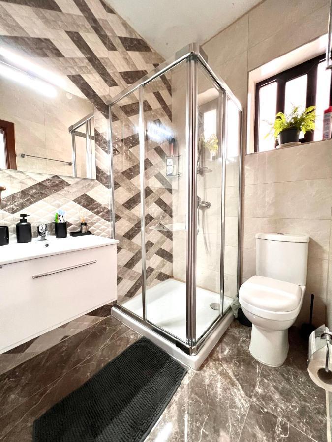 F8 1 Seaview Room, Living And Bathroom Shared , Stjulians Saint Julian's Dış mekan fotoğraf