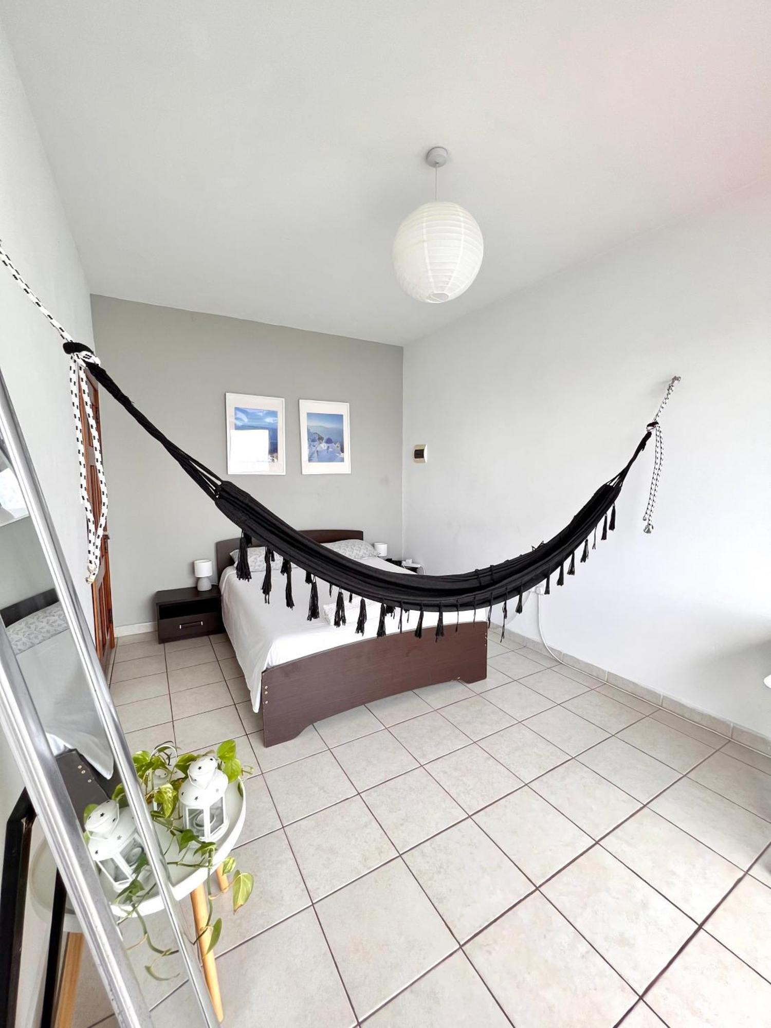 F8 1 Seaview Room, Living And Bathroom Shared , Stjulians Saint Julian's Dış mekan fotoğraf